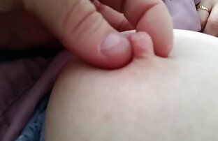 XXX 息子は父親が家にいない間に靴下で母親を犯した。 キス 動画 鈴木 一徹