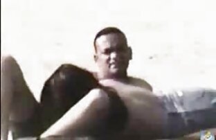 ブルネットは、開いているホテルの窓の中で脂肪の男とクソをスパイ。 女の子 用 エッチ な 動画