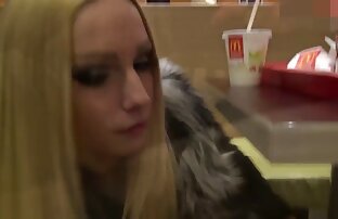 XXX 奴隷はクソの前に上司の脚とオマンコを舐める。 エッチ 動画 女子 向け