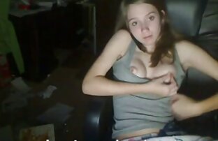 痩せた女の子は月経中に血で自慰行為をする。 女性 が 見る セックス 動画